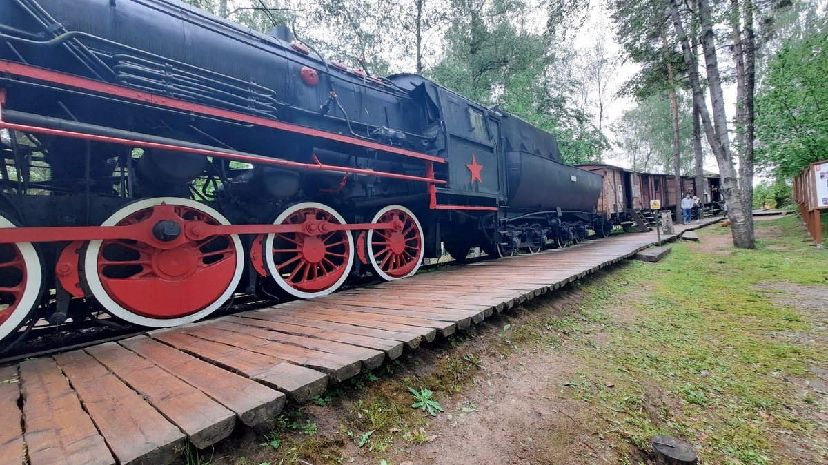 lokomotywa z wagonami