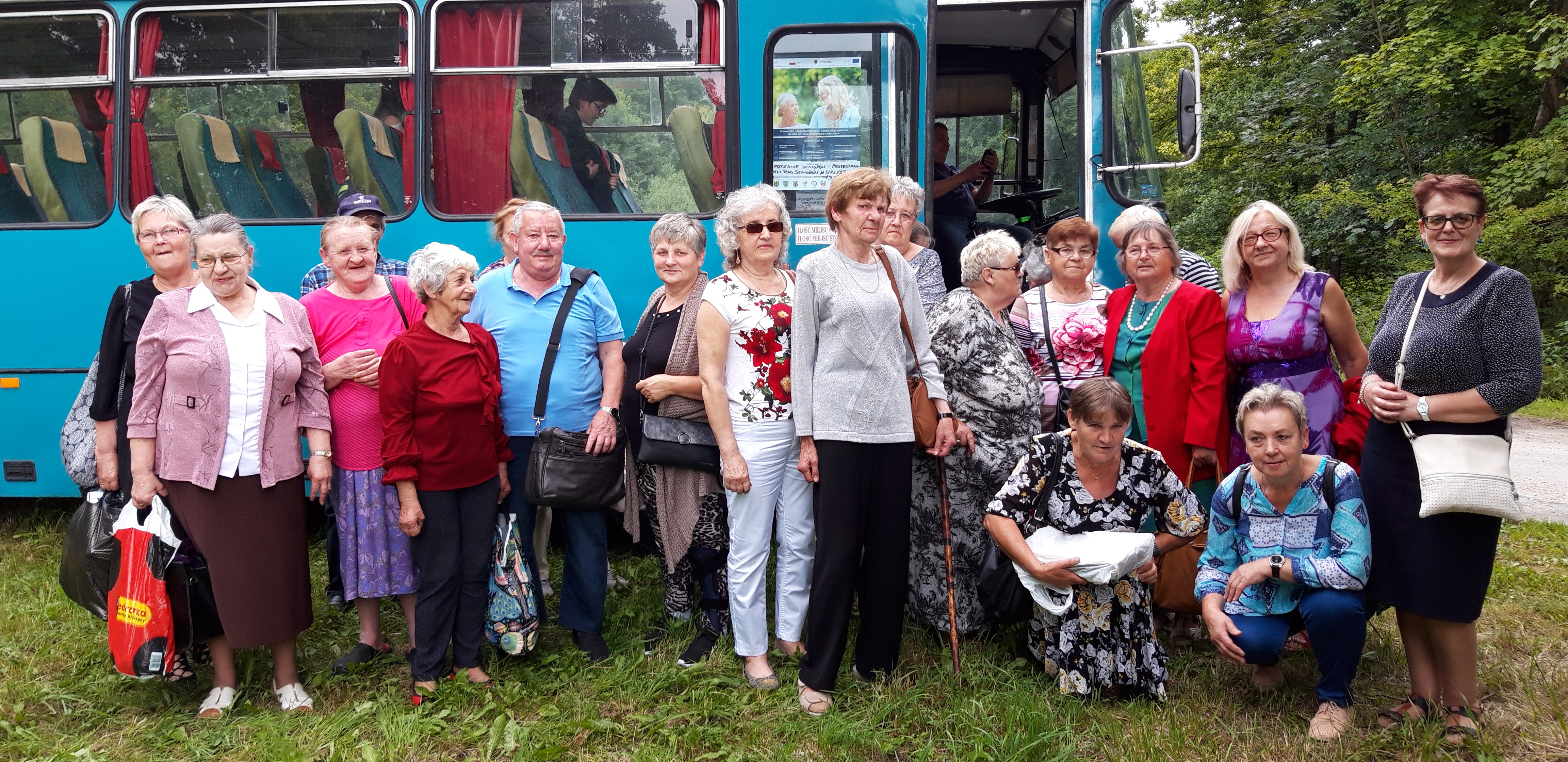 grupa uczesniczek spotkania Rad Seniorów